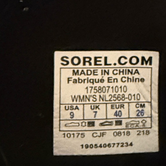 Sorel PDX Wedge Boot with Hot Pink Laces
Women’s Size 9 - Picture 9 of 9